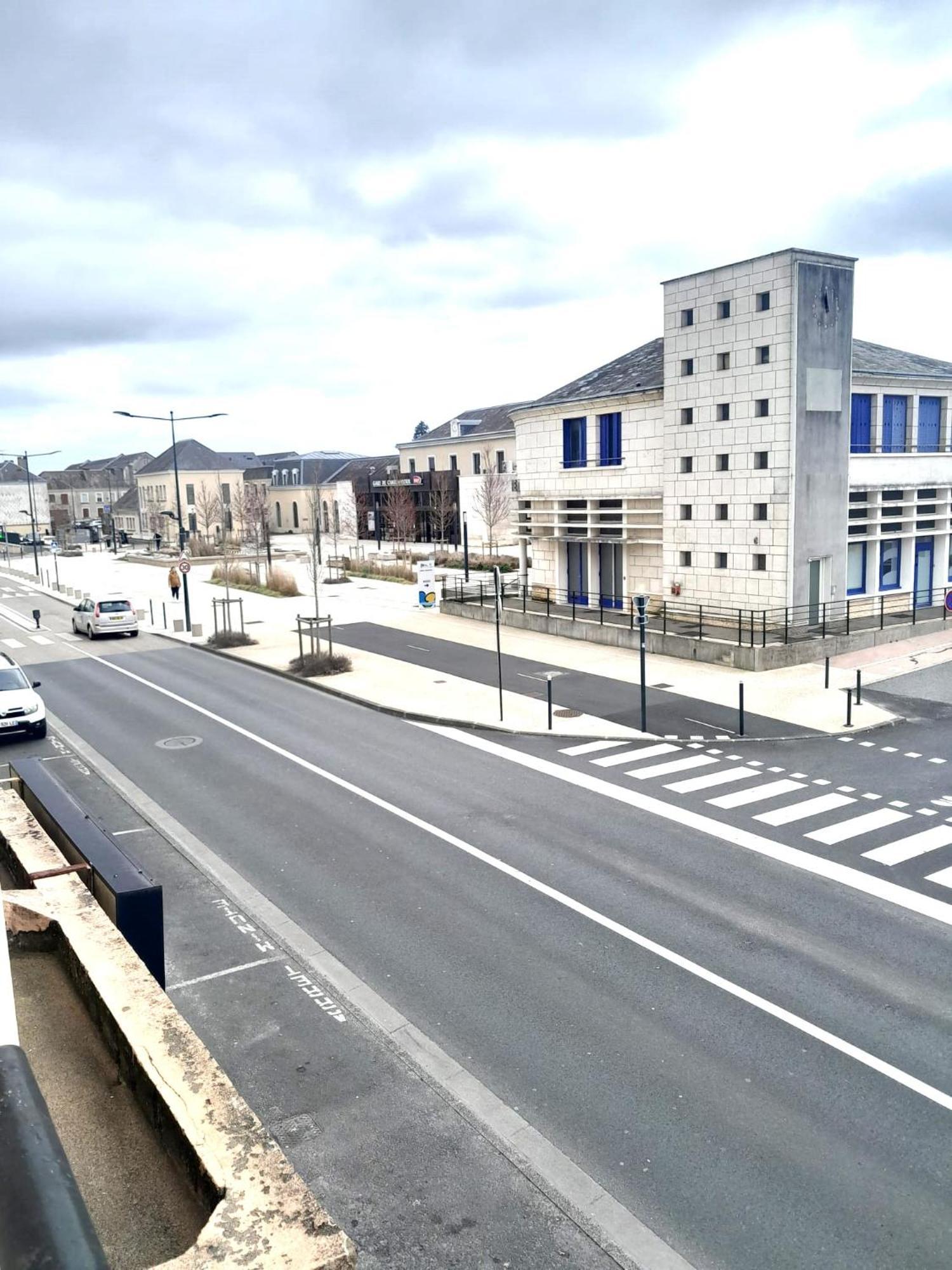 Le Bugatti T2 En Face De La Gare * Chateauroux